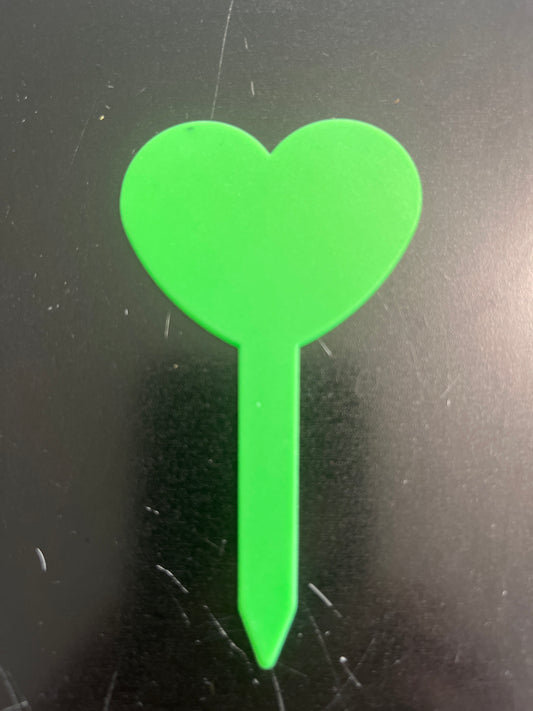 Etiqueta verde para plantas de corazón