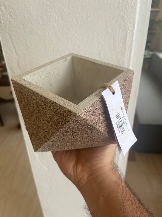 Delia Pot - Casa Luz